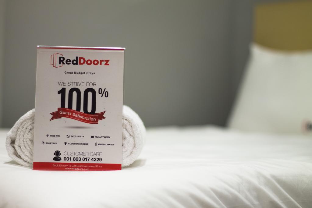Hotel Reddoorz @ Padma Utara Legian Exterior foto