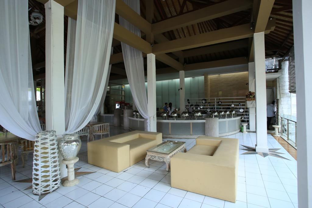 Hotel Reddoorz @ Padma Utara Legian Exterior foto