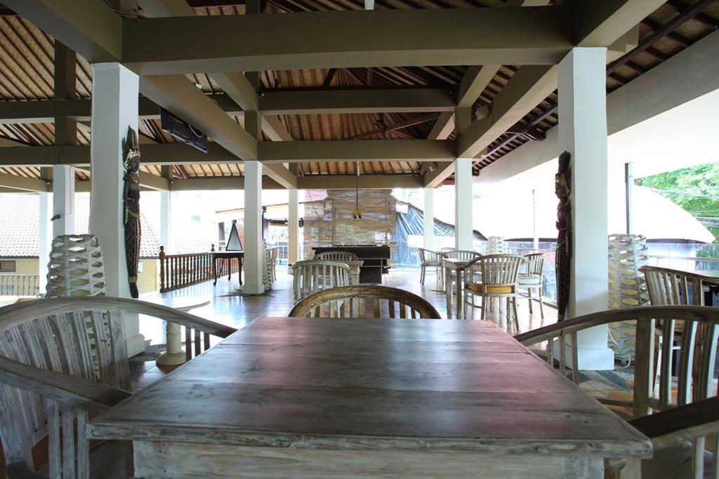 Hotel Reddoorz @ Padma Utara Legian Exterior foto
